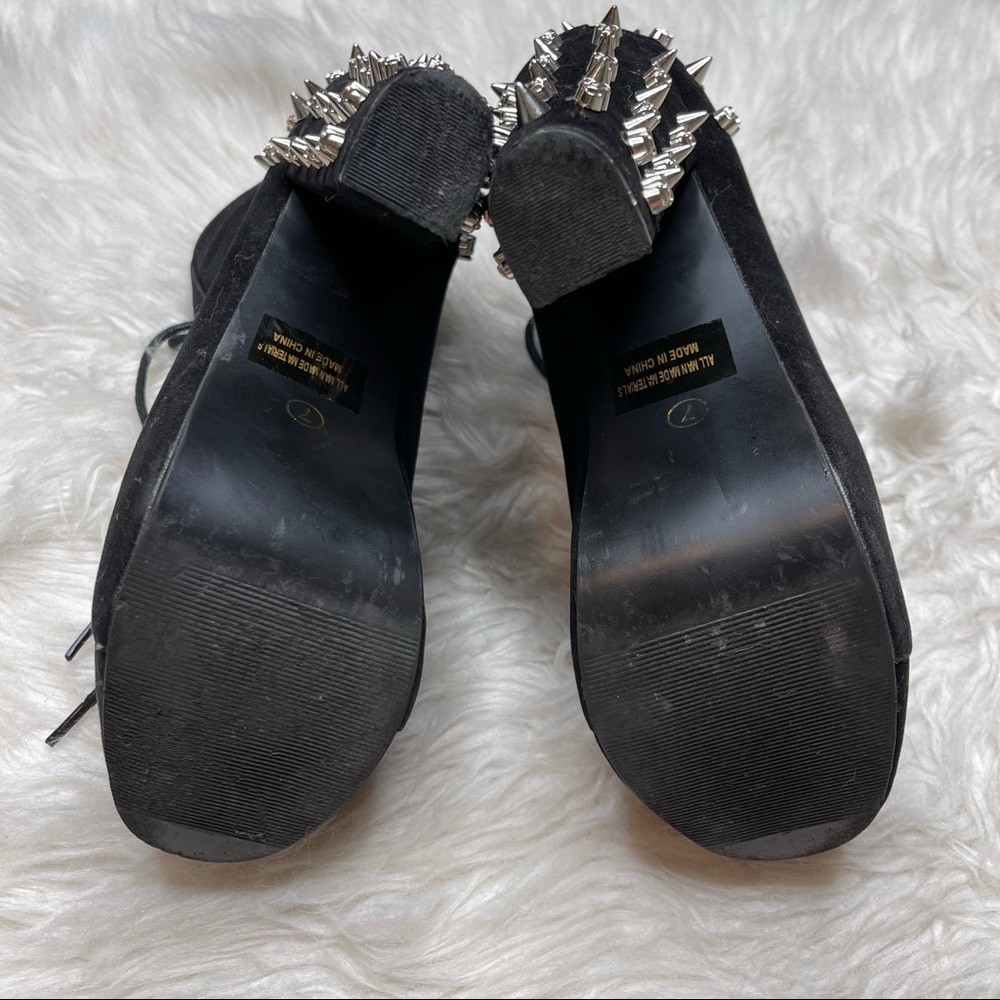 ❌ SOLD Glaze | Studded Ankle Platform Heel Booties - Picture 7 of 7